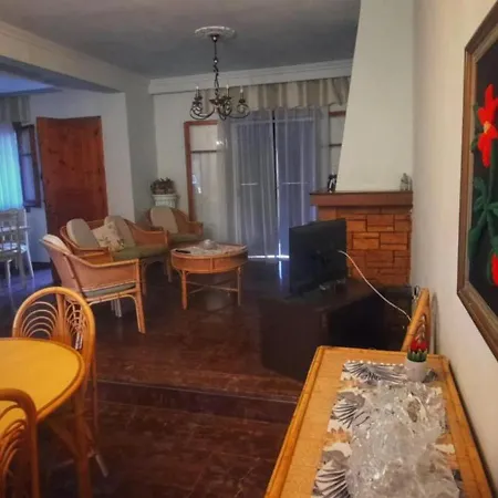 Nafsika Family House * カボス