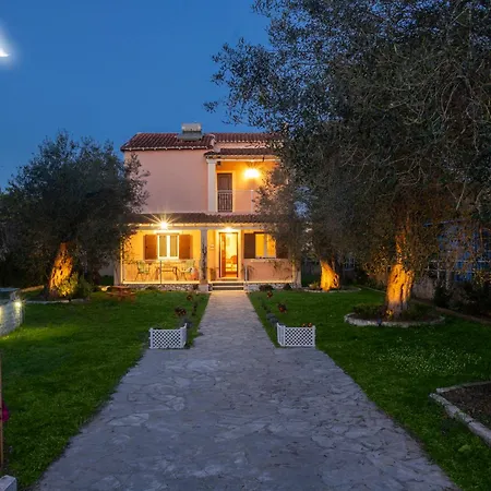 Nafsika Family House - Sea View Getaway In Corfu 度假居 *
