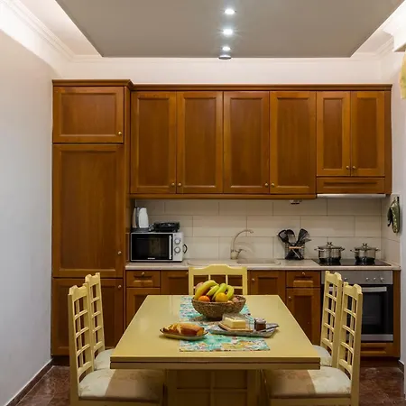 Nafsika Family House *