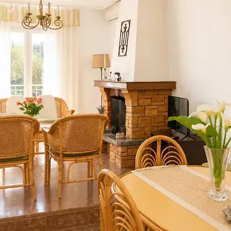 Nafsika Family House - Sea View Getaway In Corfu Kávos