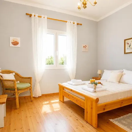 Nafsika Family House - Sea View Getaway In Corfu *