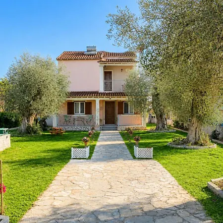Nafsika Family House - Sea View Getaway In Corfu *