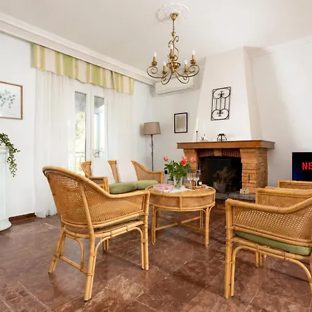 Nafsika Family House - Sea View Getaway In Corfu بيت للعطل *