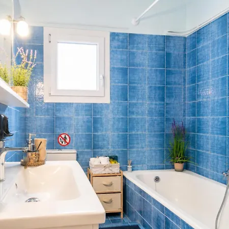 Nafsika Family House - Sea View Getaway In Corfu بيت للعطل Kávos