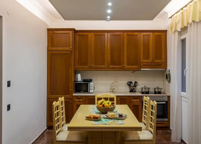 Nafsika Family House *