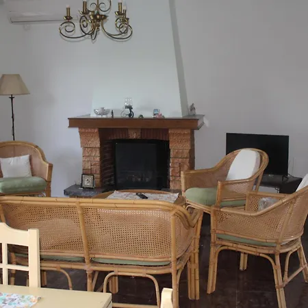 Nafsika Family House Case de vacanță