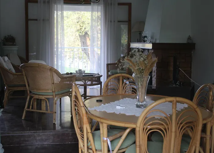Дом отдыха Nafsika Family House *